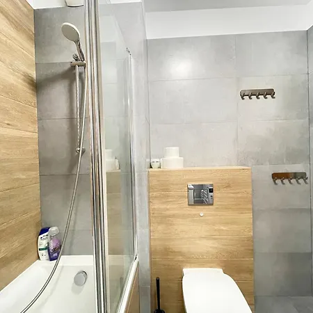 Superior Komputerowa, 4 Rooms, 3 Bedrooms, Airport-City Train, Metro! 24H Reception! Warsaw Exterior photo