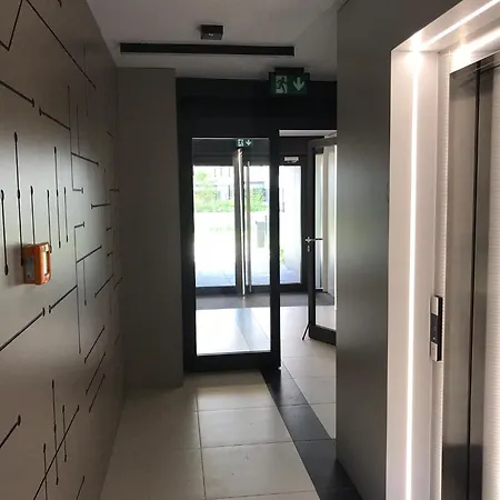Superior Komputerowa, 4 Rooms, 3 Bedrooms, Airport-City Train, Metro! 24H Reception! Warsaw Exterior photo
