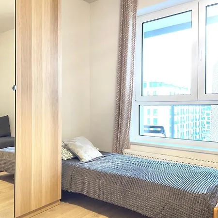 Superior Komputerowa, 4 Rooms, 3 Bedrooms, Airport-City Train, Metro! 24H Reception! Warsaw Exterior photo