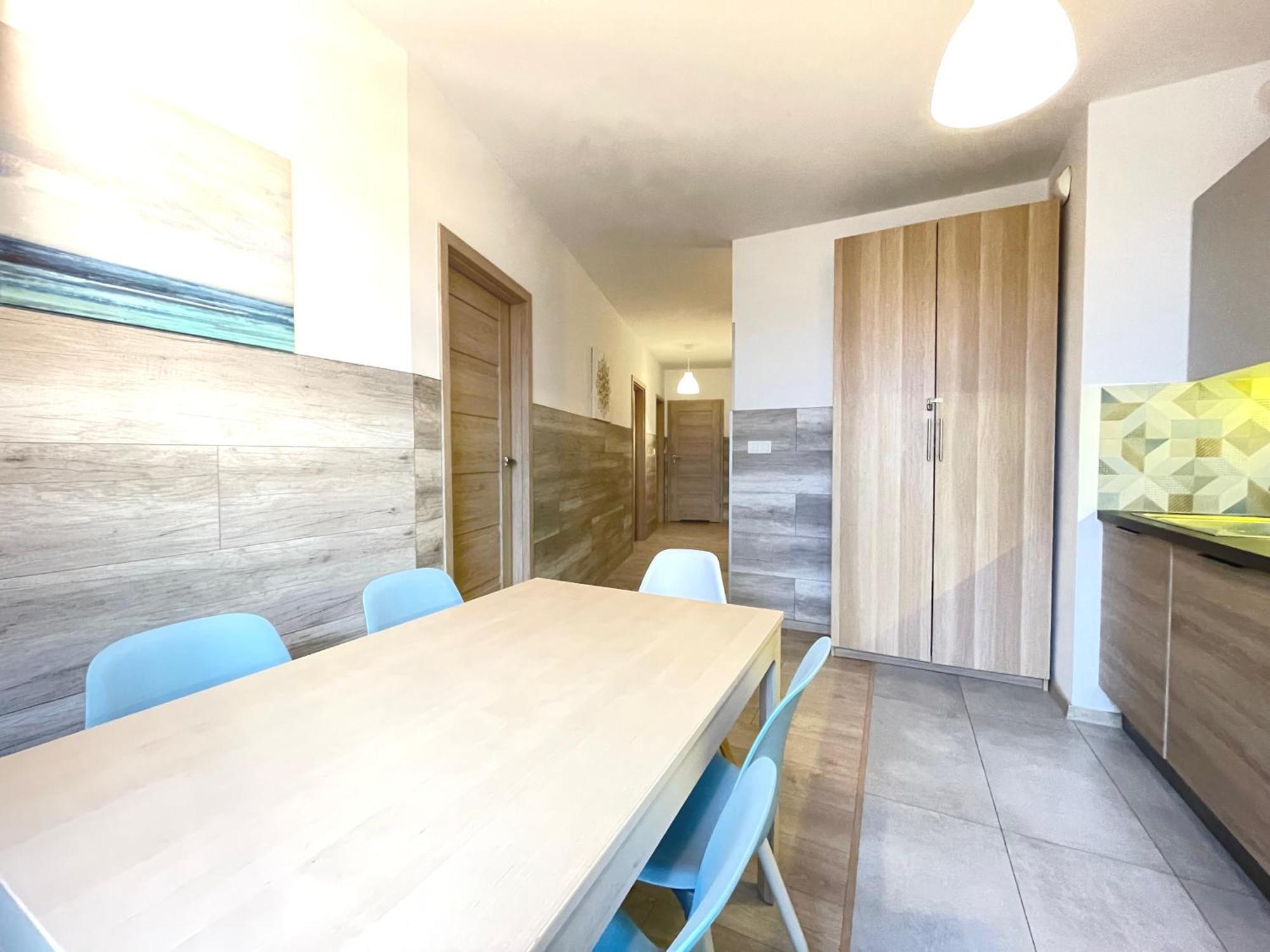 Apartment Superior Komputerowa, 4 Rooms, 3 Bedrooms, Airport-city Train, Metro! 24h Reception! Warsaw